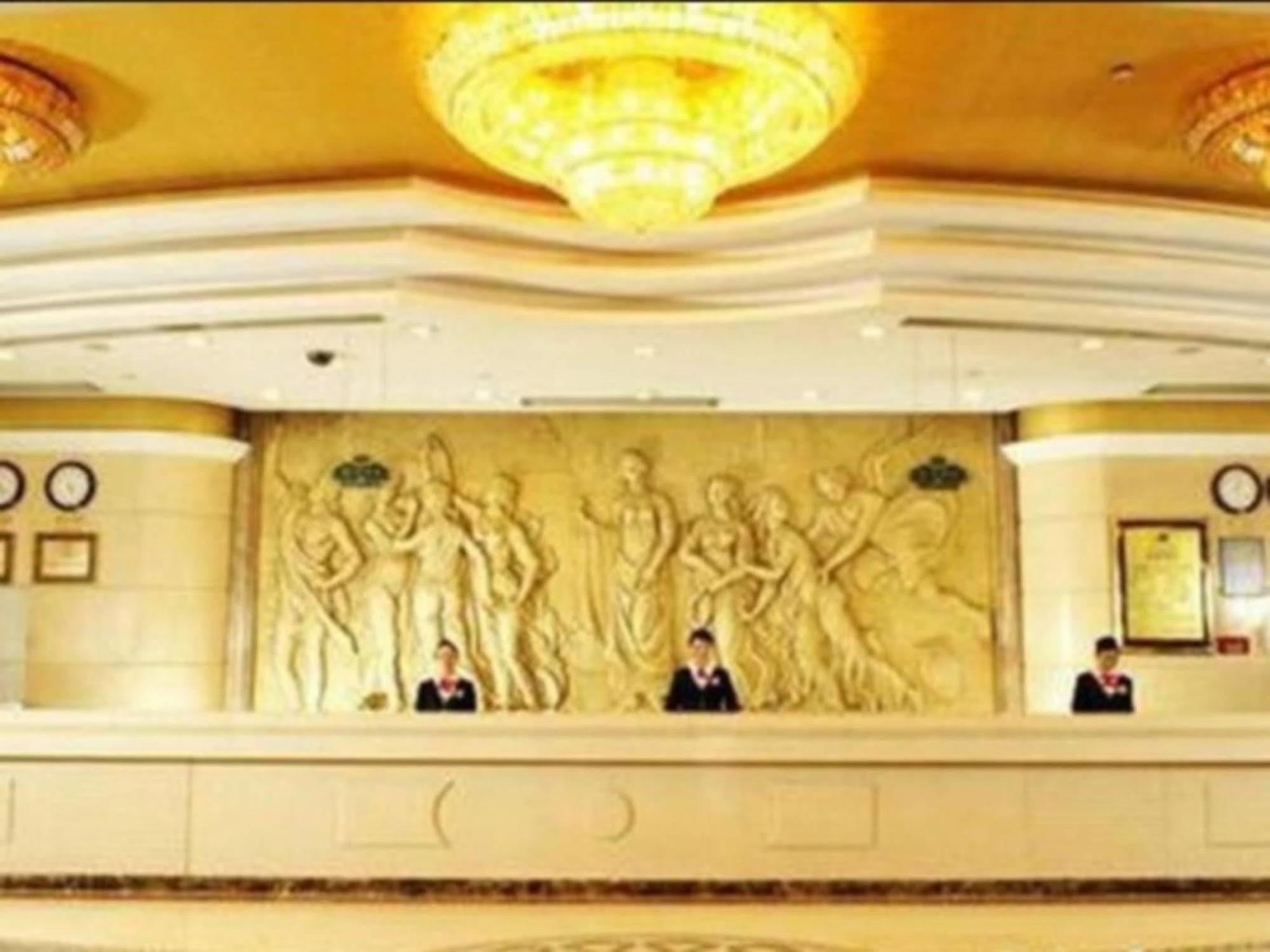 Vienna Hotel Shenzhen Longhua Екстериор снимка